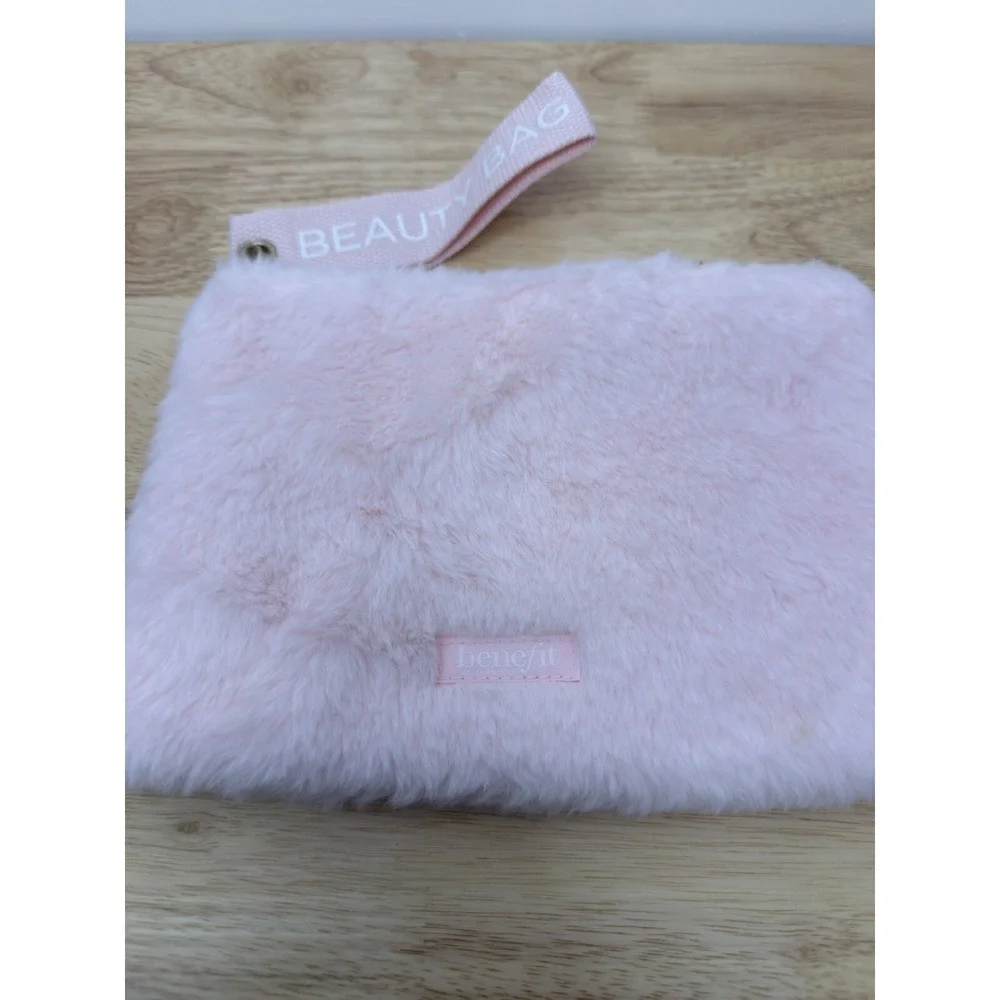 Benefit Cosmetic Makeup Travel Case Bag Pouch Pink Fur‎ Furry wristlet New #47